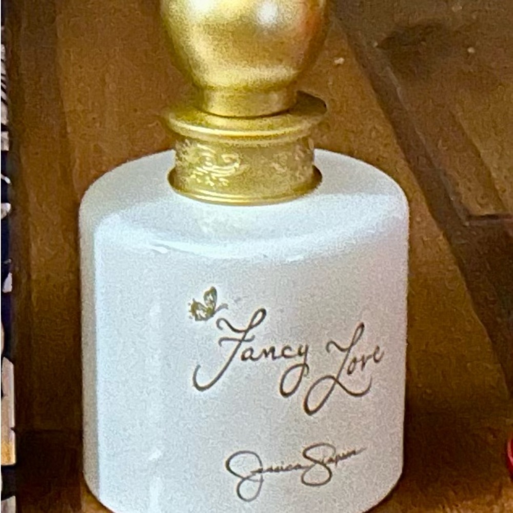 Jessica Simpson Fancy Love White and Gold Bottle